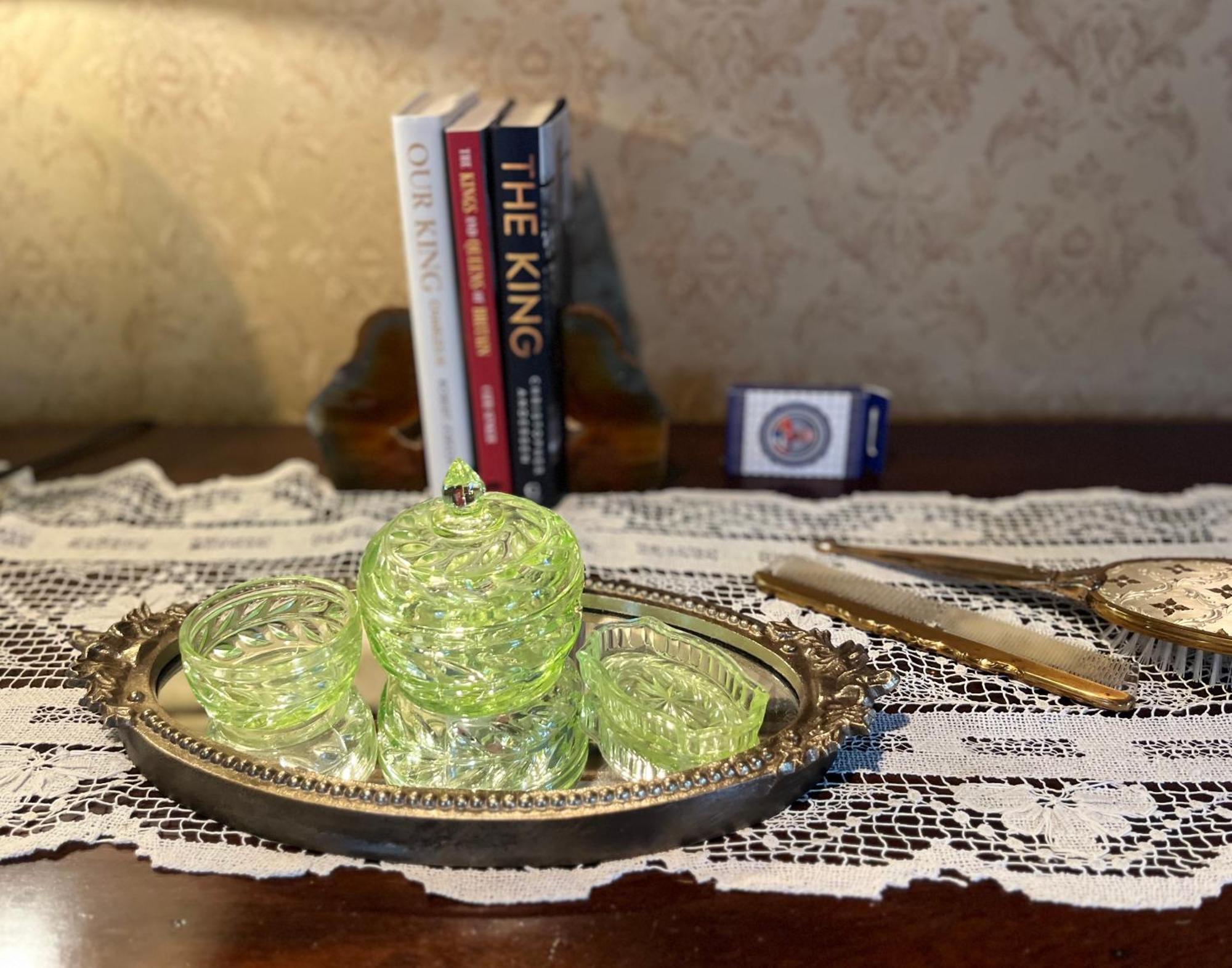 Antique1242 British Bed & Breakfast Енфийлд Екстериор снимка