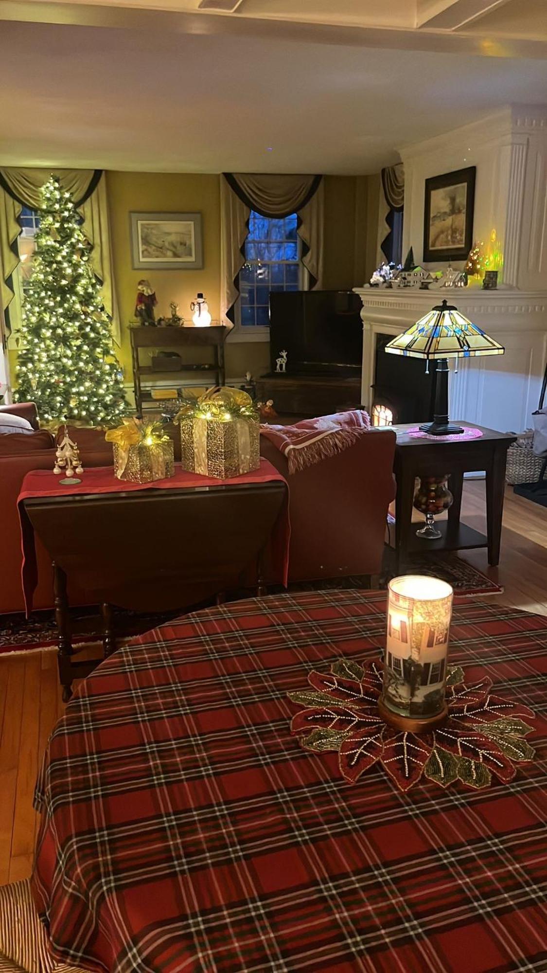 Antique1242 British Bed & Breakfast Енфийлд Екстериор снимка