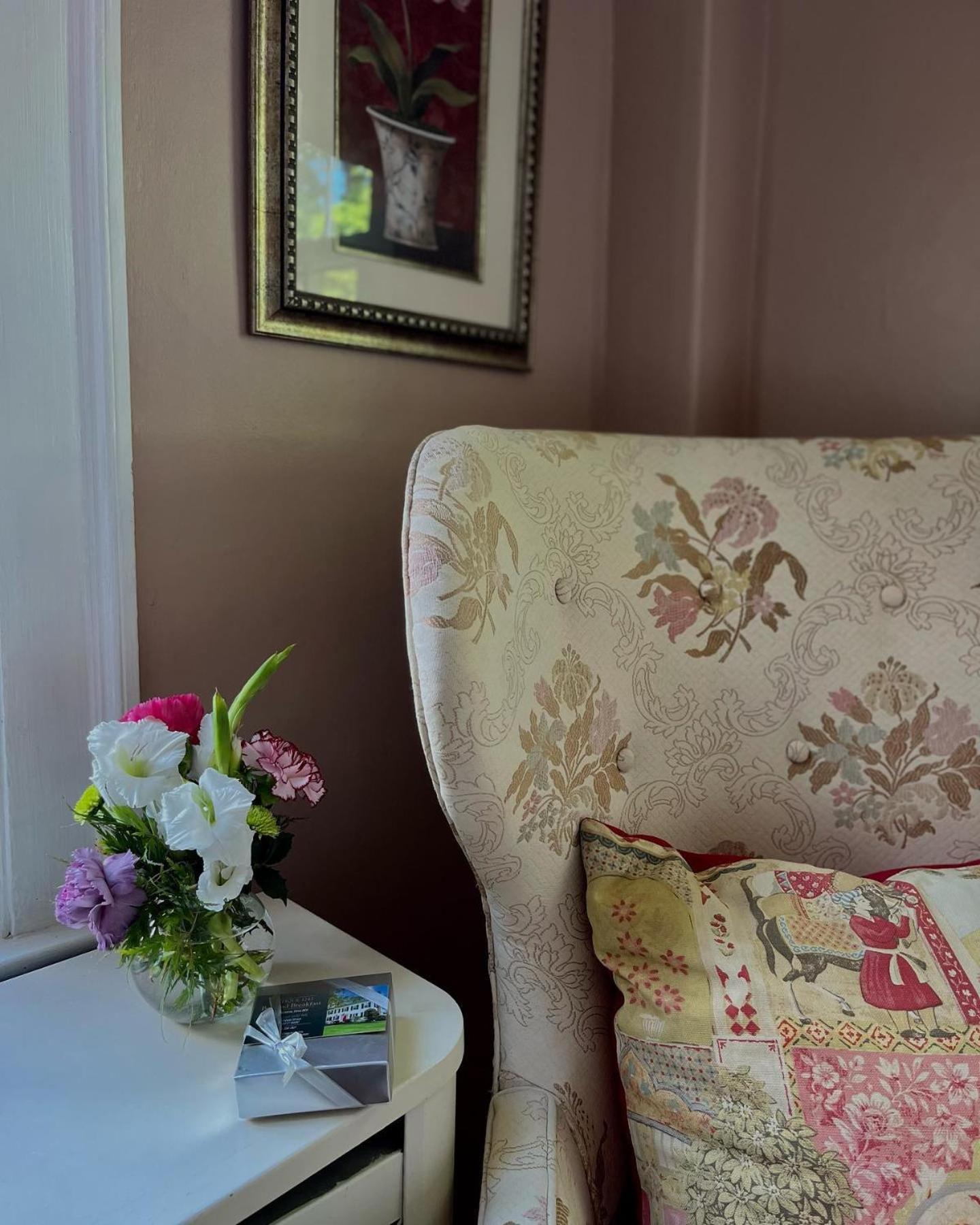 Antique1242 British Bed & Breakfast Енфийлд Екстериор снимка